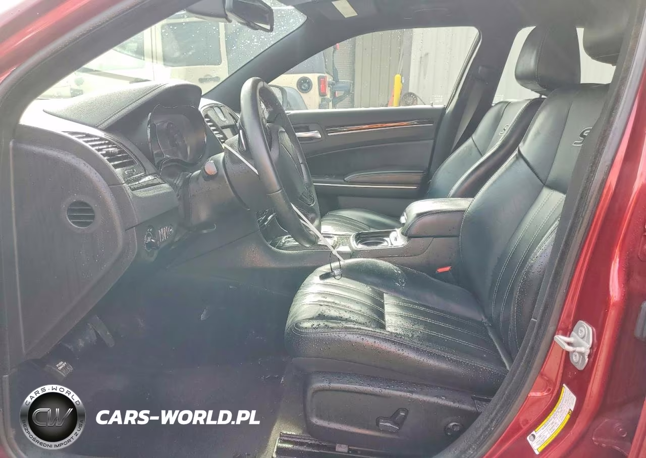 2018 Chrysler 300 S VIN:2C3CCABG8JH277971 - 7