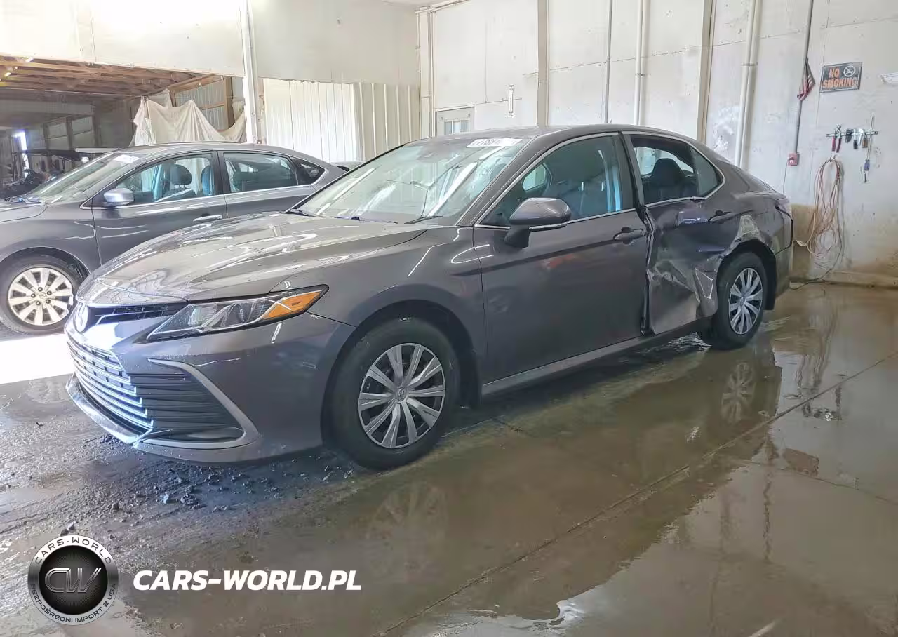 2022 Toyota Camry Le