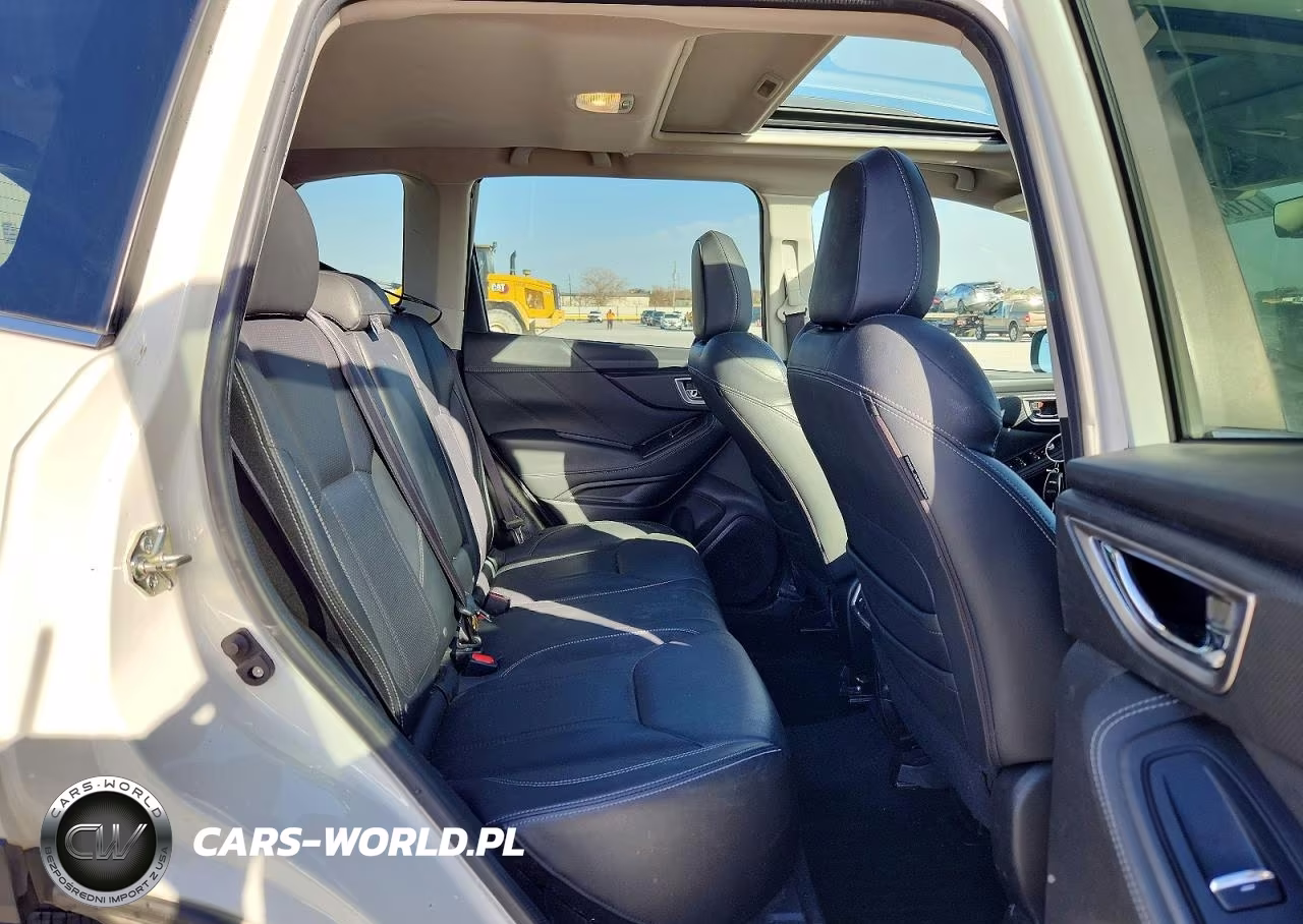 2019 Subaru Forester Touring VIN:JF2SKAWCXKH473405 - 10