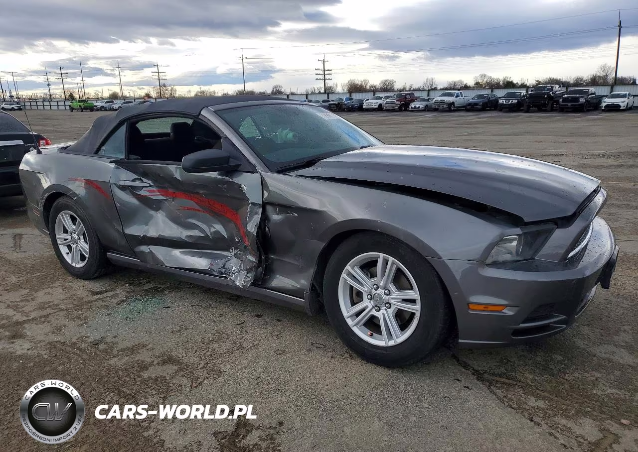 2014 Ford Mustang VIN:1ZVBP8EM6E5300096 - 4