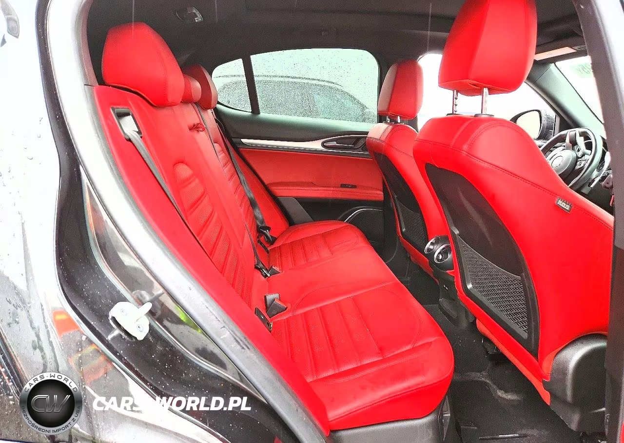 2021 Alfa Romeo Stelvio Ti VIN:ZASPAKBN9M7D01712 - 11