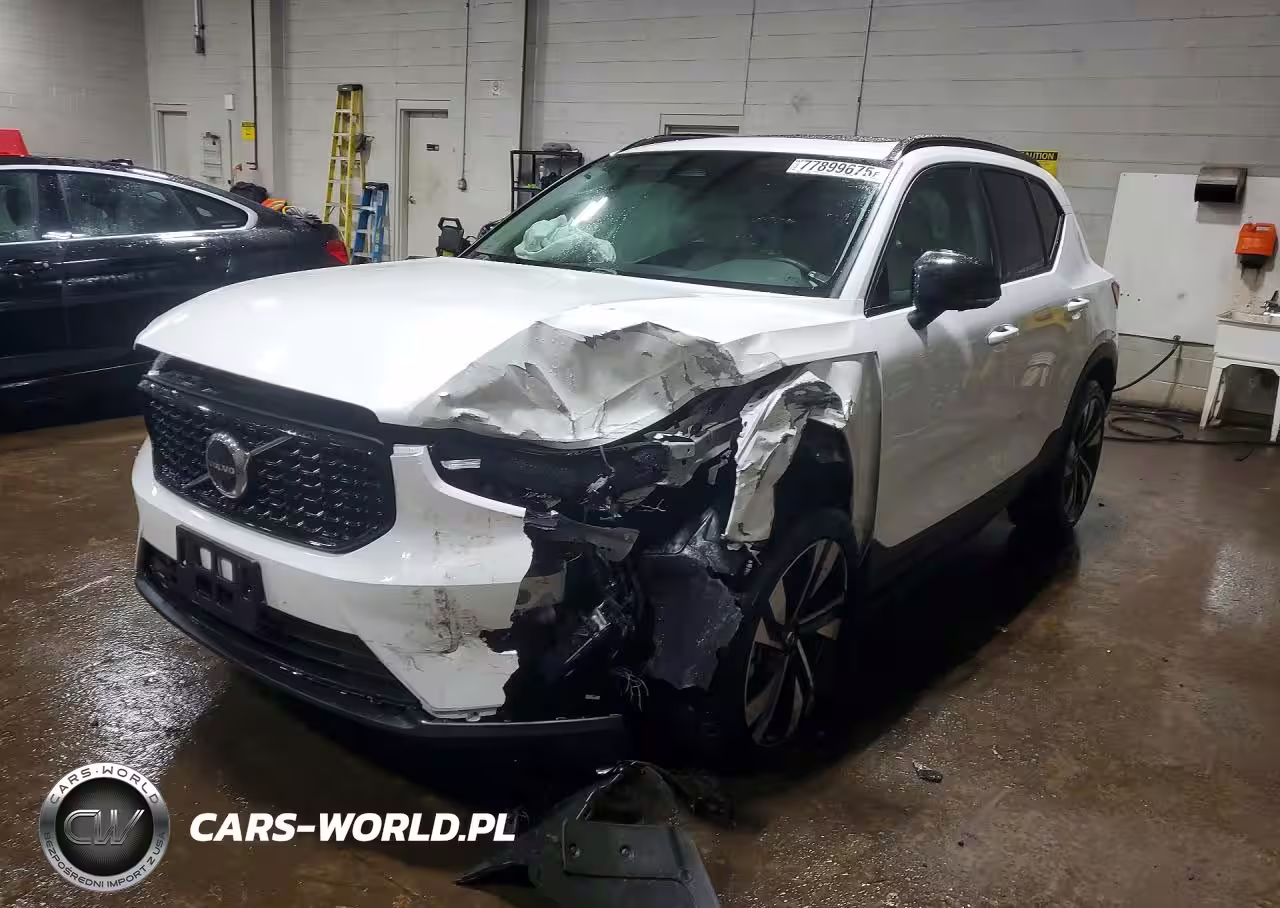 2024 Volvo Xc40 Plus
