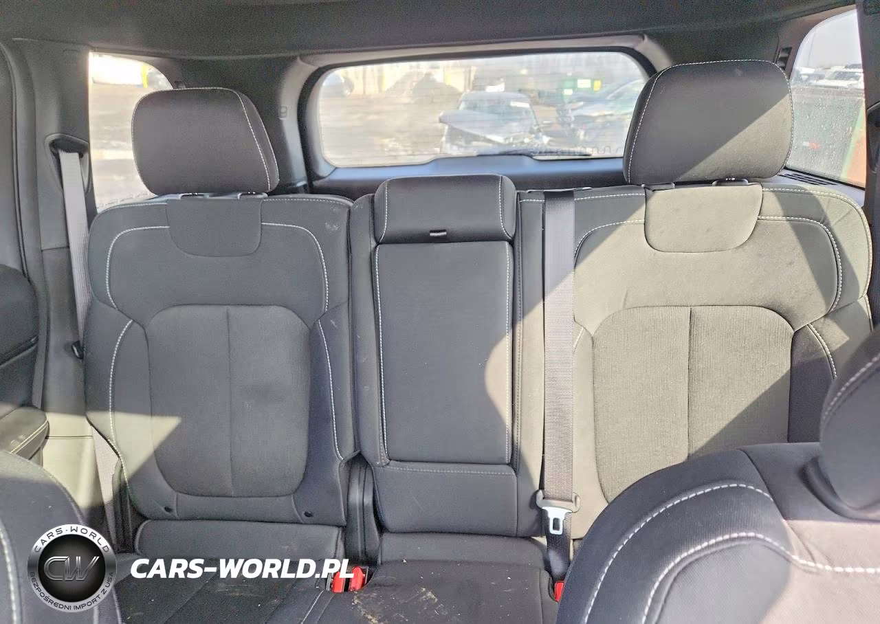 2024 Jeep Grand Cherokee Laredo VIN:1C4RJHAG3R8590286 - 10