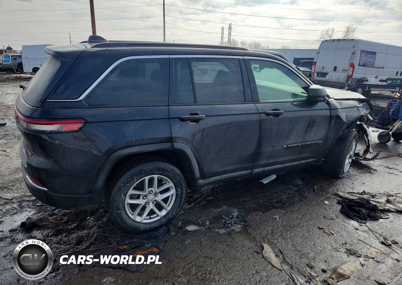 2024 Jeep Grand Cherokee Laredo VIN:1C4RJHAG3R8590286 - 3