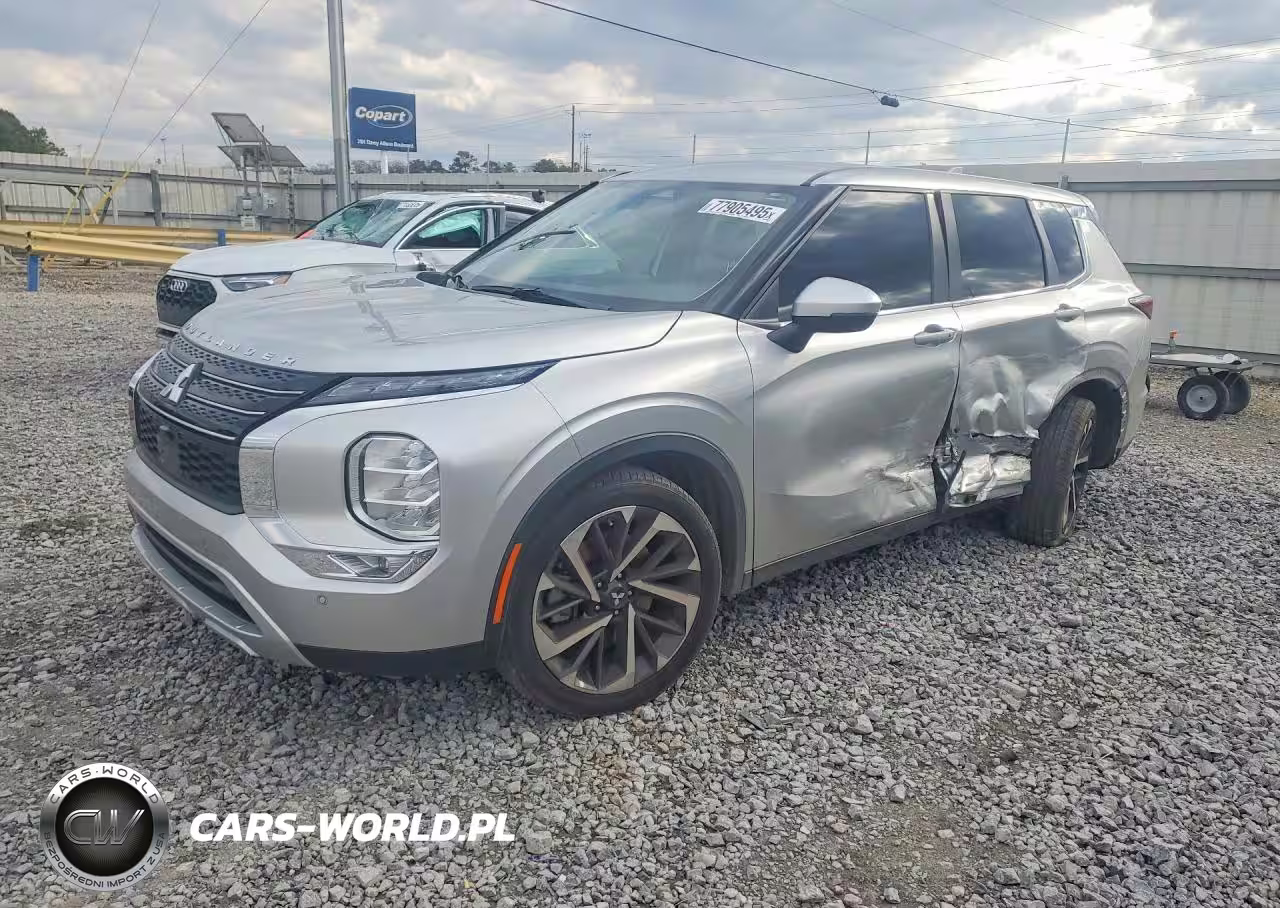 2023 Mitsubishi Outlander Se