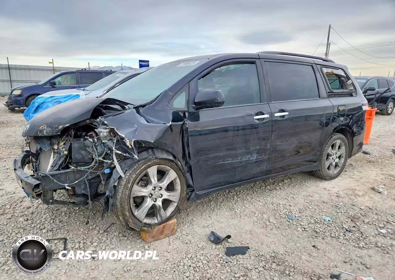 2014 Toyota Sienna Se 8-Passenger
