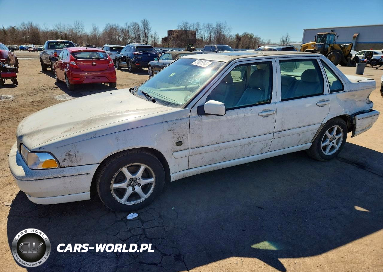 2000 Volvo S70 Base