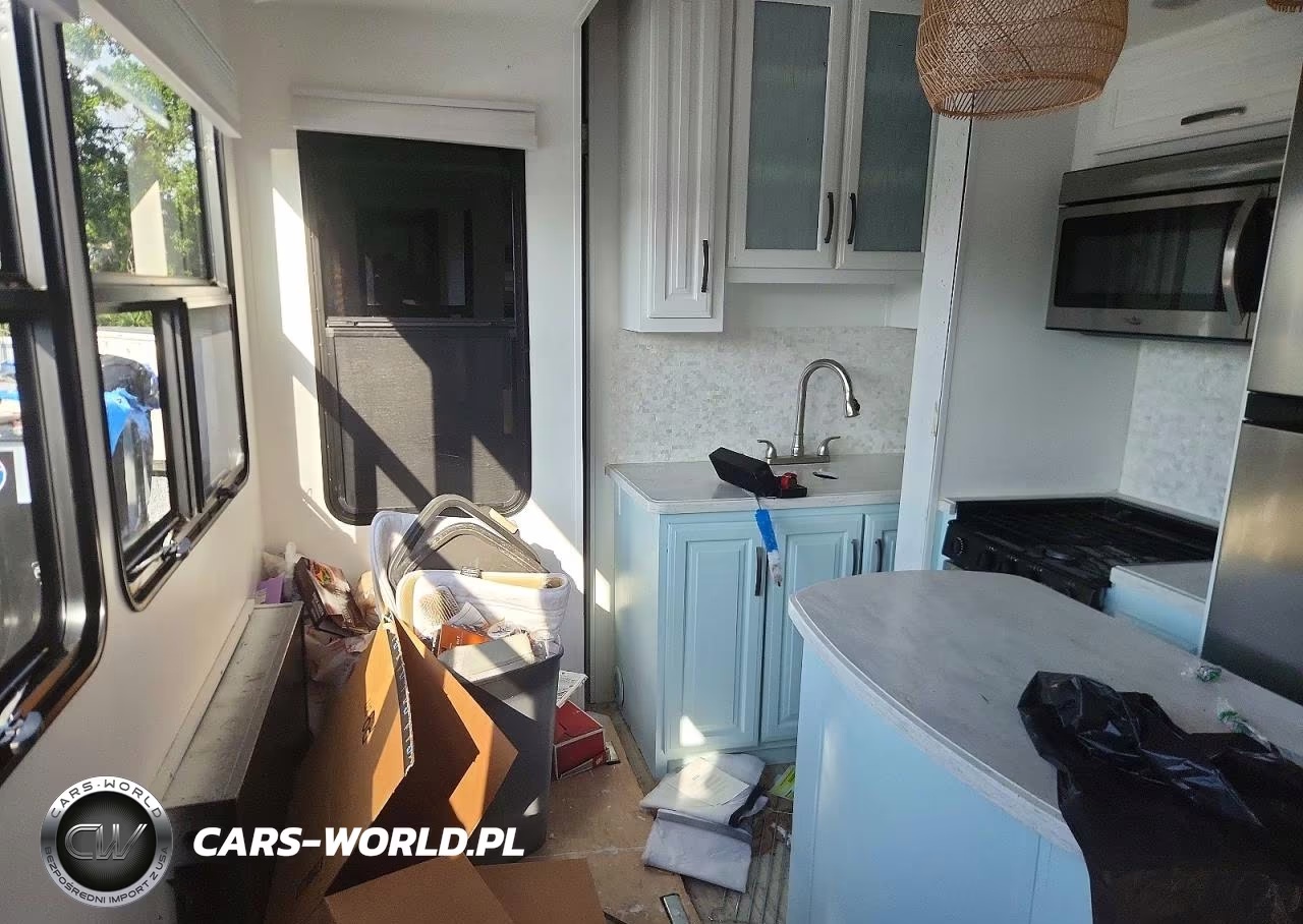 2017 Grand Design Momentum Camper VIN:573FM402XH1204603 - 5