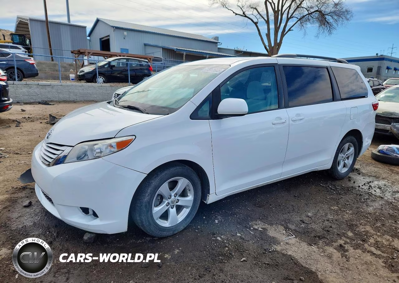 2015 Toyota Sienna Le 8-Passenger