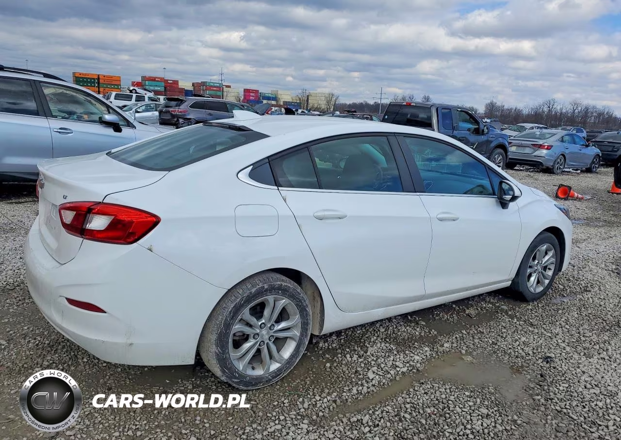2019 Chevrolet Cruze Lt VIN:1G1BE5SM6K7146882 - 3
