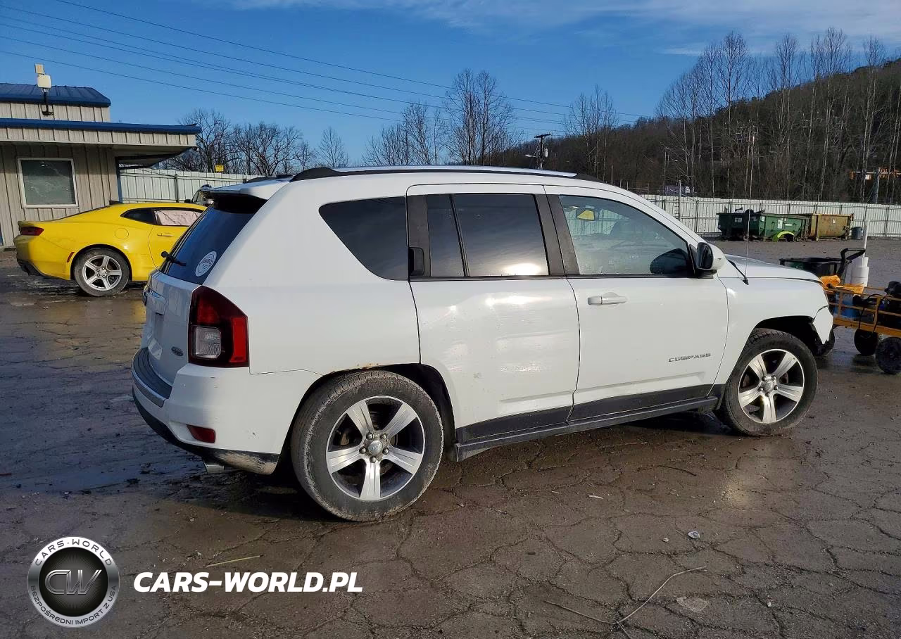 2017 Jeep Compass Latitude VIN:1C4NJDEB3HD129374 - 3