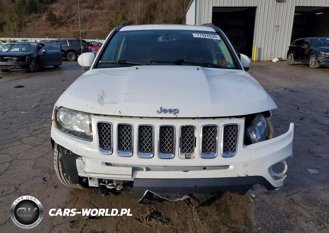 2017 Jeep Compass Latitude VIN:1C4NJDEB3HD129374 - 5
