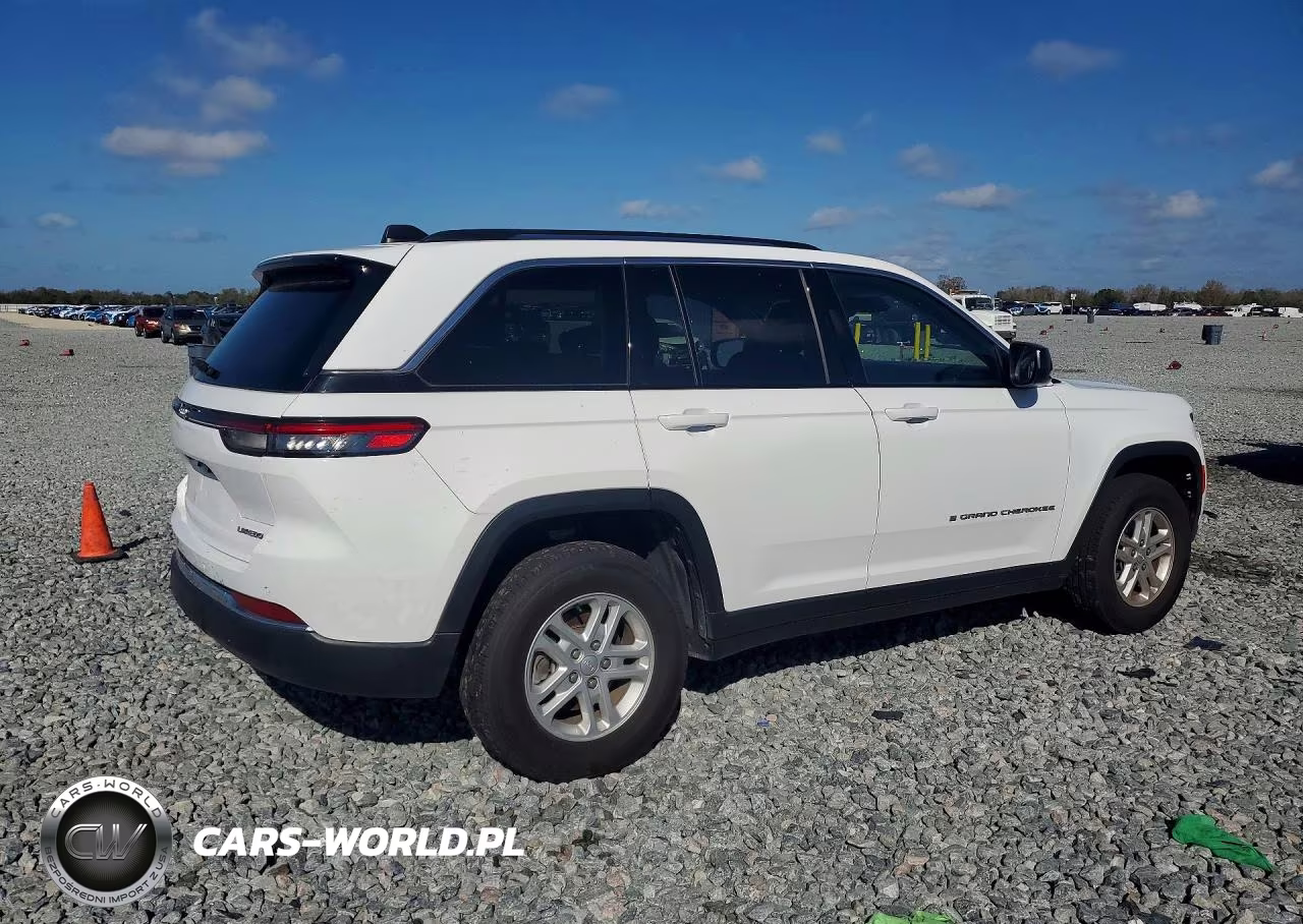 2023 Jeep Grand Cherokee Laredo VIN:1C4RJHAG9PC619431 - 3