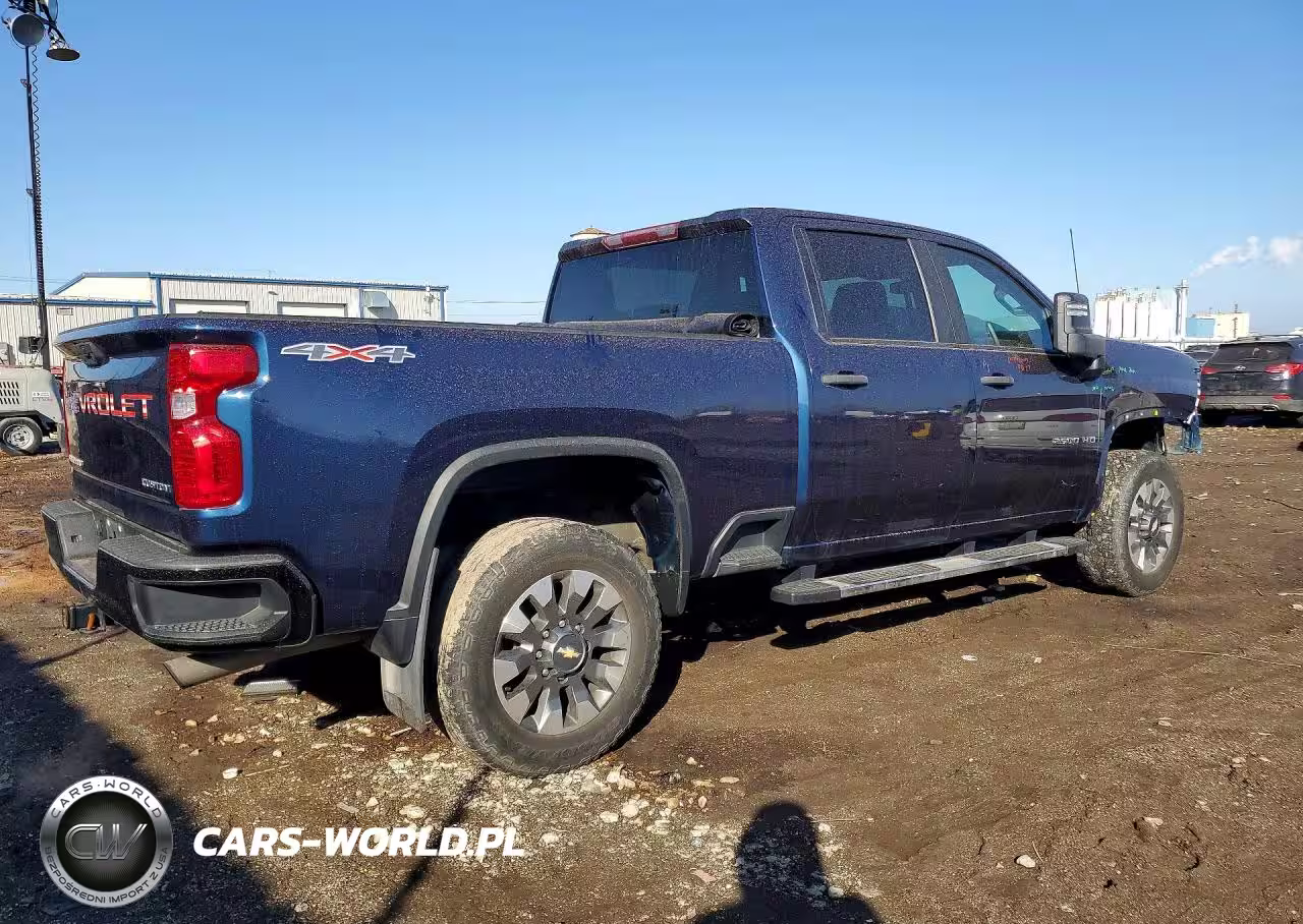 2022 Chevrolet Silverado K2500 Custom VIN:1GC4YME73NF180974 - 3