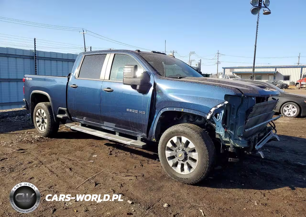 2022 Chevrolet Silverado K2500 Custom VIN:1GC4YME73NF180974 - 4