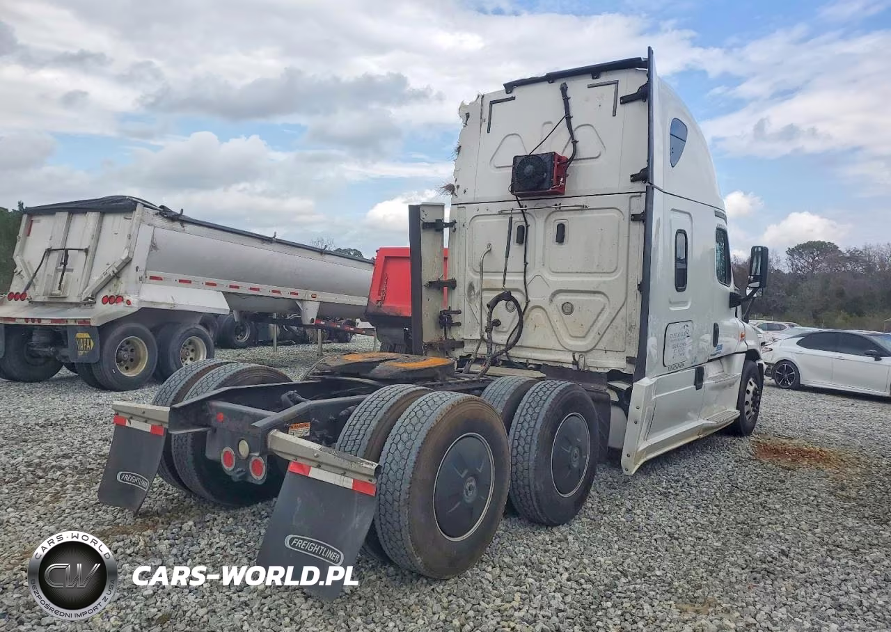 2018 Freightliner Cascadia 125 Semi Truck VIN:3AKJGLDR2JSJP4899 - 4