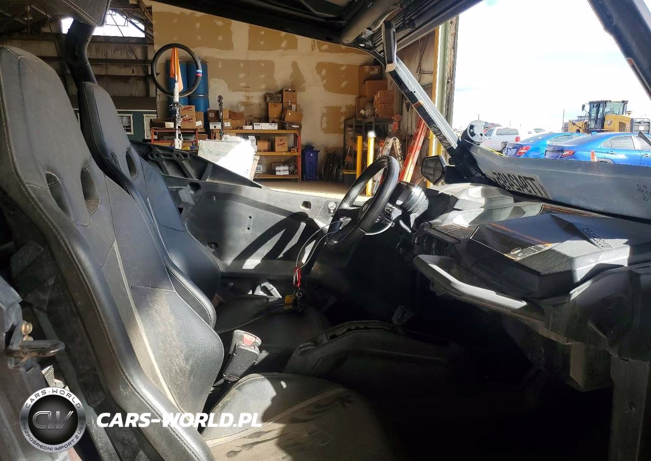 2020 Can-Am Maverick Sports Utility Vehicle VIN:3JB1BAX4XLK001041 - 5