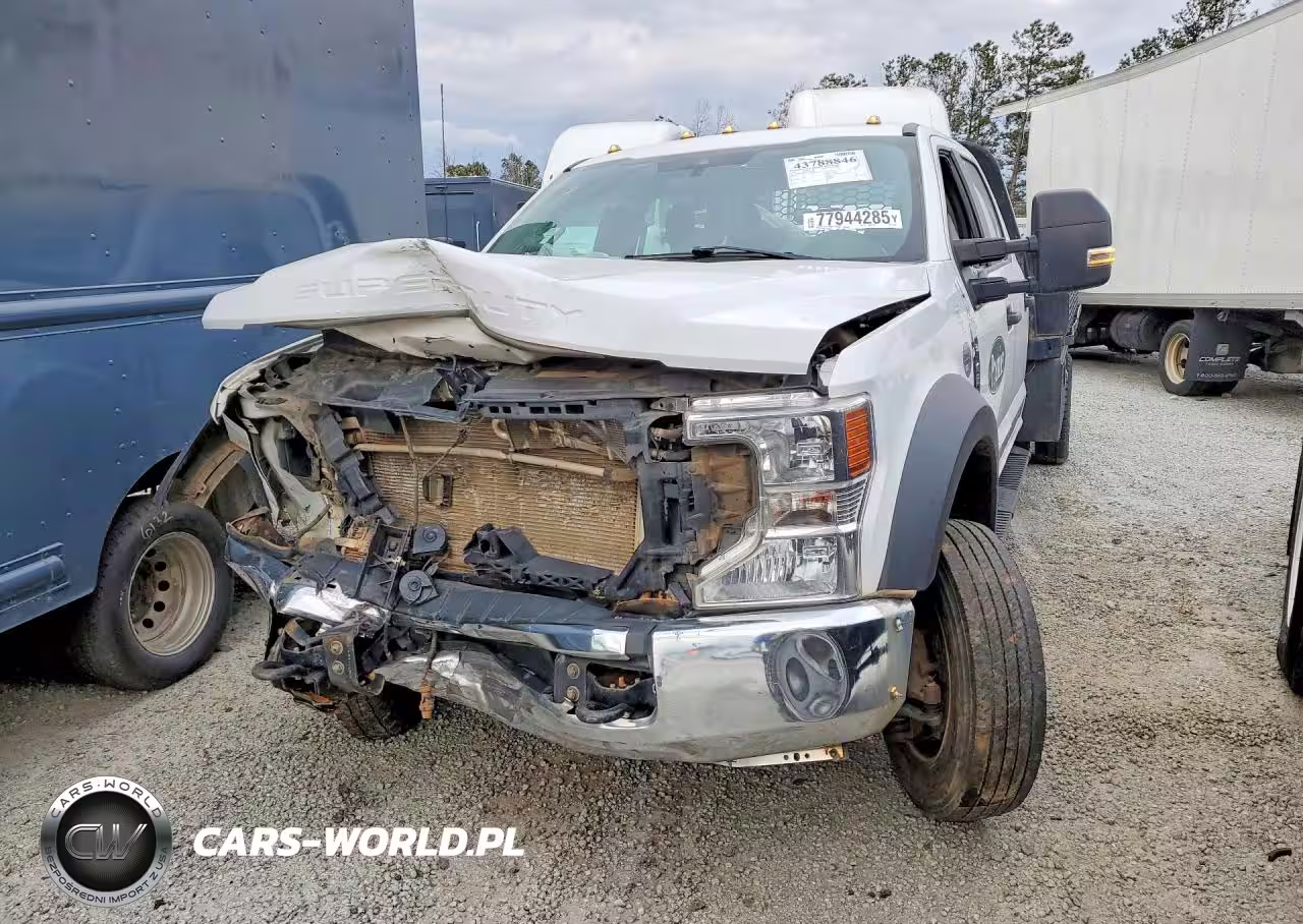 2022 Ford F450 Super Duty Flatbed Truck