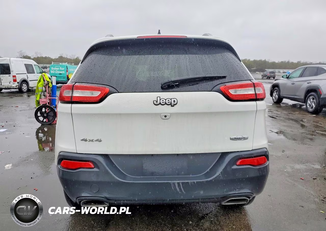 2017 Jeep Cherokee Latitude VIN:1C4PJMCS4HW575470 - 6