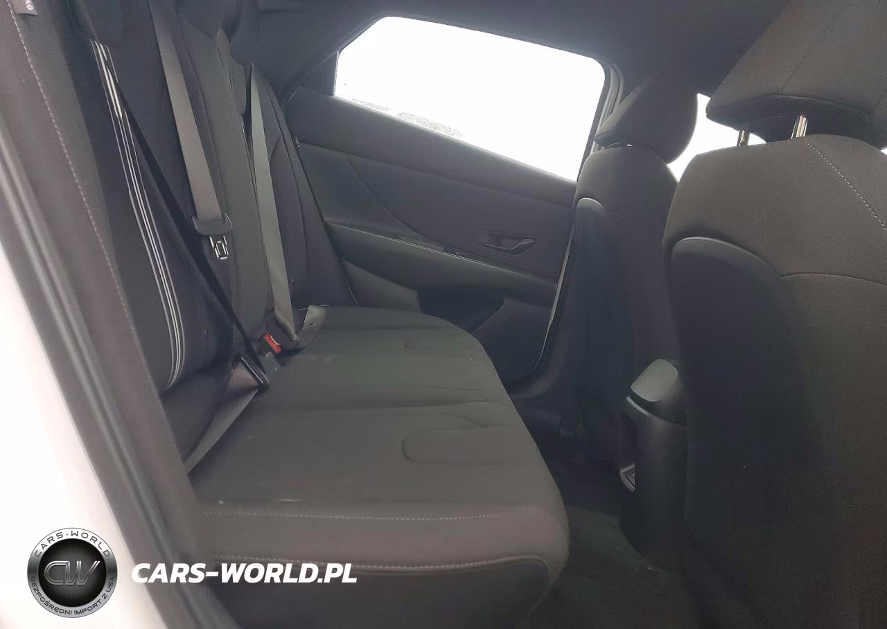 2025 Hyundai Elantra Sel Sport VIN:KMHLM4DG4SU068826 - 10