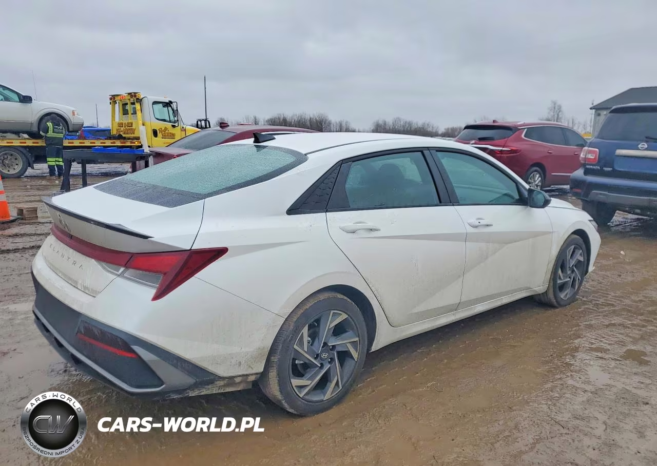 2025 Hyundai Elantra Sel Sport VIN:KMHLM4DG4SU068826 - 3