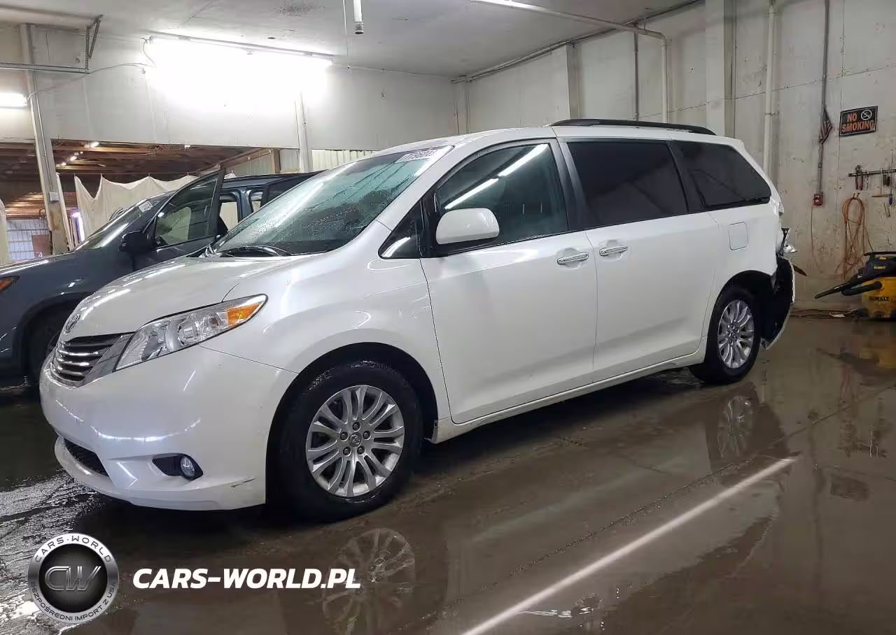 2017 Toyota Sienna Xle Premium 8-Passenger