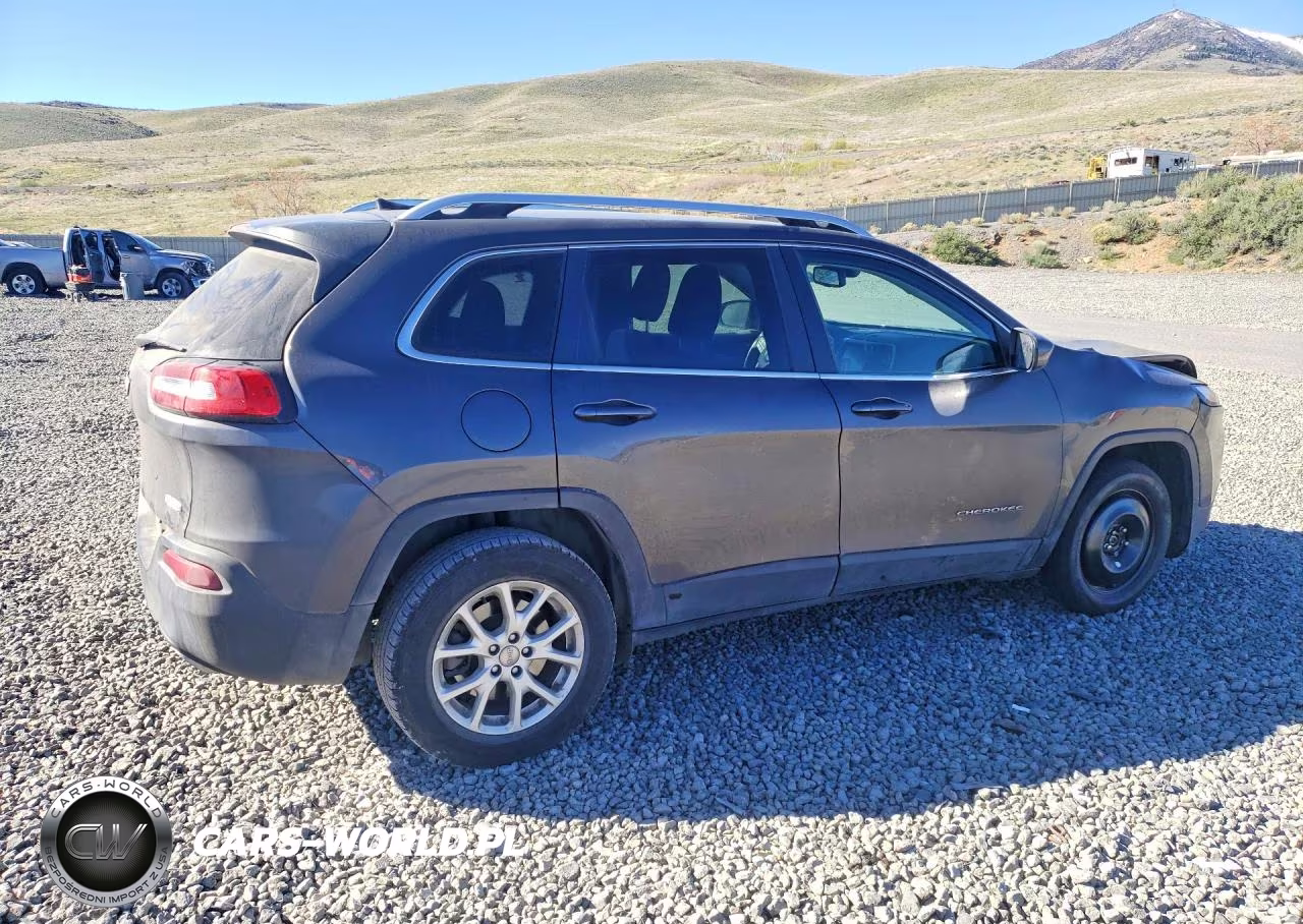 2016 Jeep Cherokee Latitude VIN:1C4PJMCS7GW157273 - 3