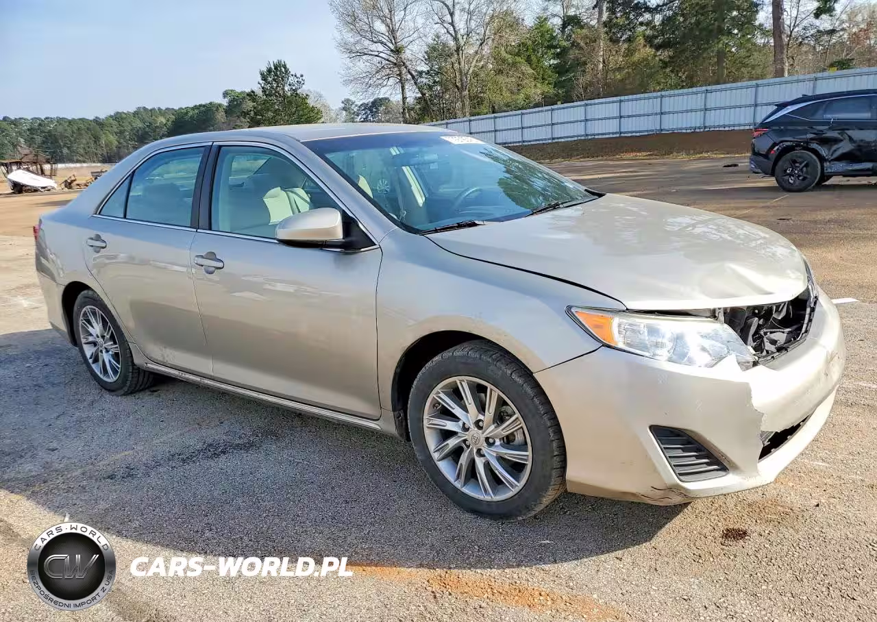 2013 Toyota Camry L VIN:4T4BF1FK9DR309083 - 4
