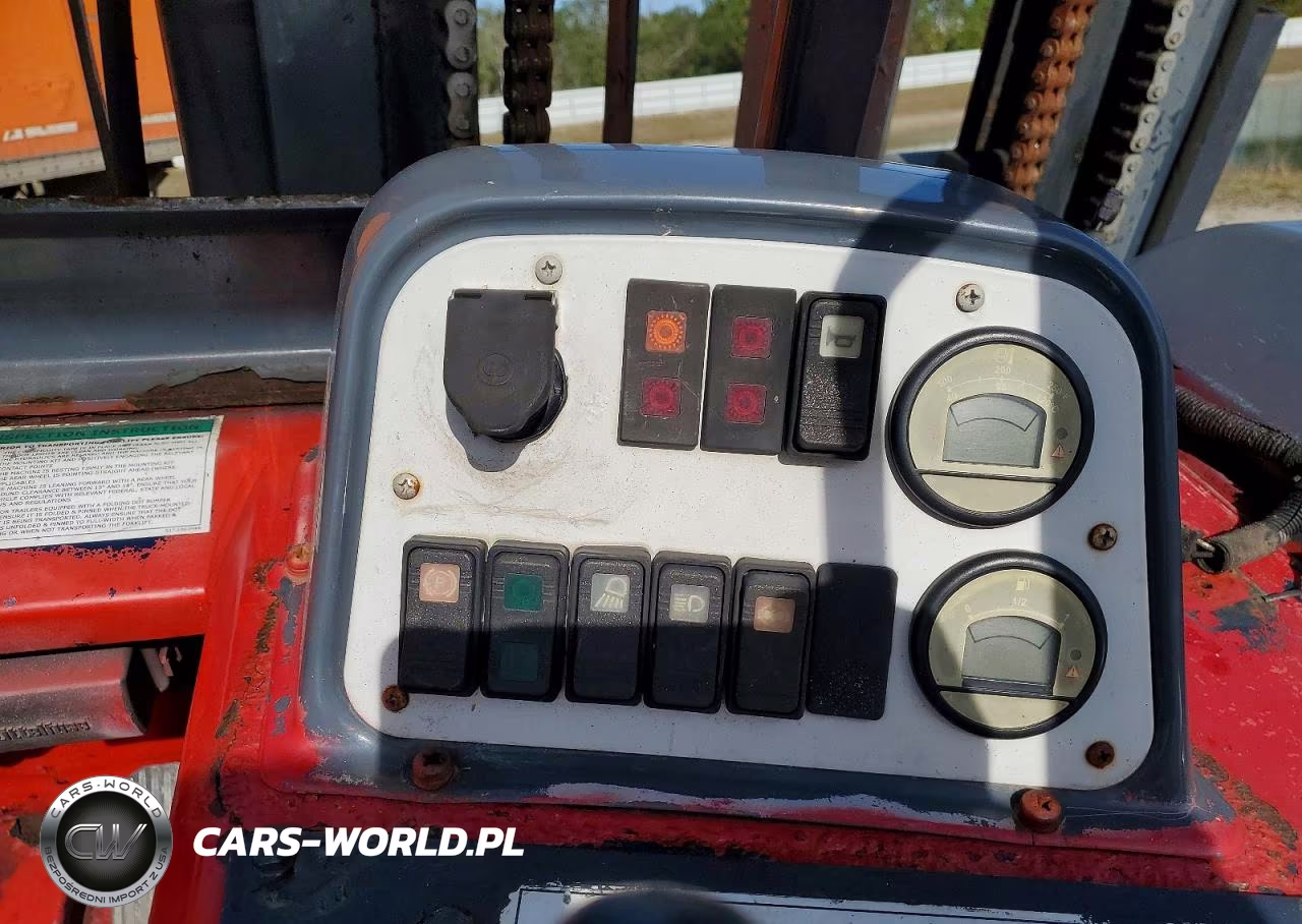 2017 Moffett Forklift VIN:Q260635A - 8