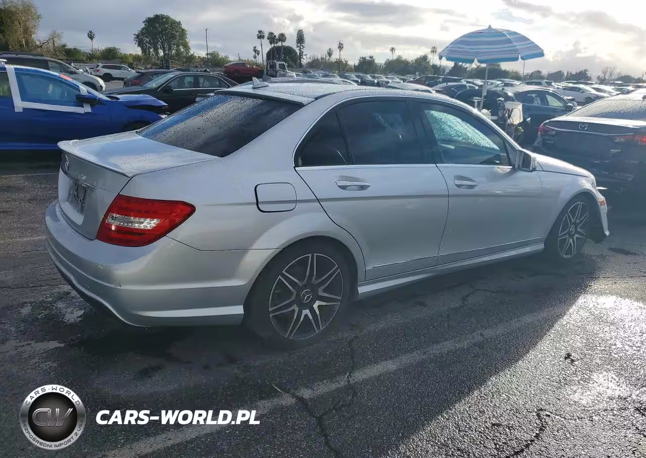 2014 Mercedes-Benz C 250 VIN:WDDGF4HB5ER308865 - 3