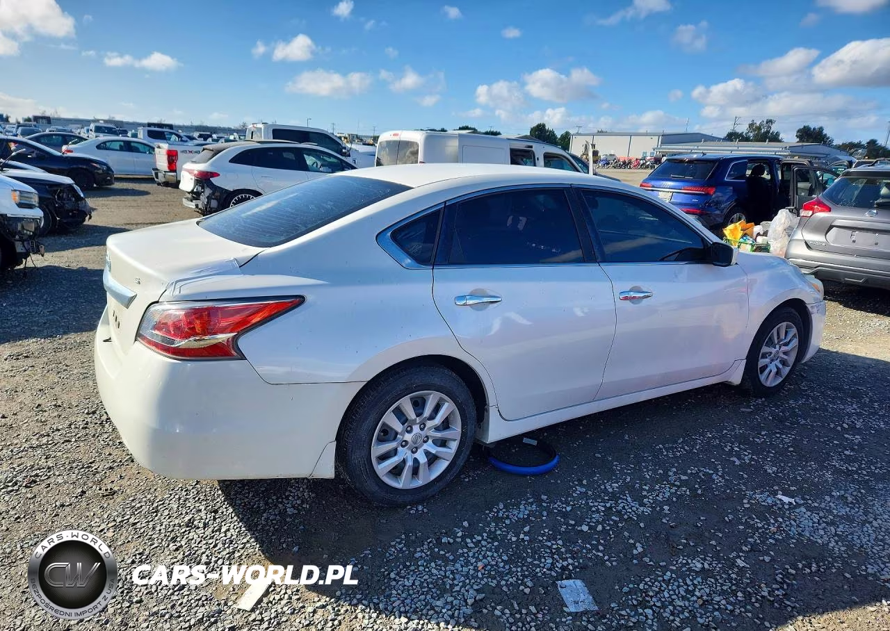 2015 Nissan Altima 2.5 VIN:1N4AL3AP0FC464881 - 3