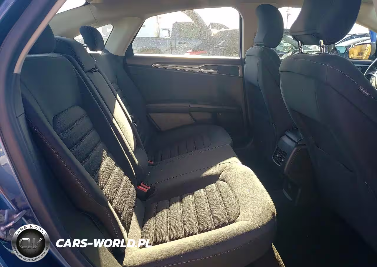 2019 Ford Fusion Se VIN:3FA6P0LU7KR173897 - 10