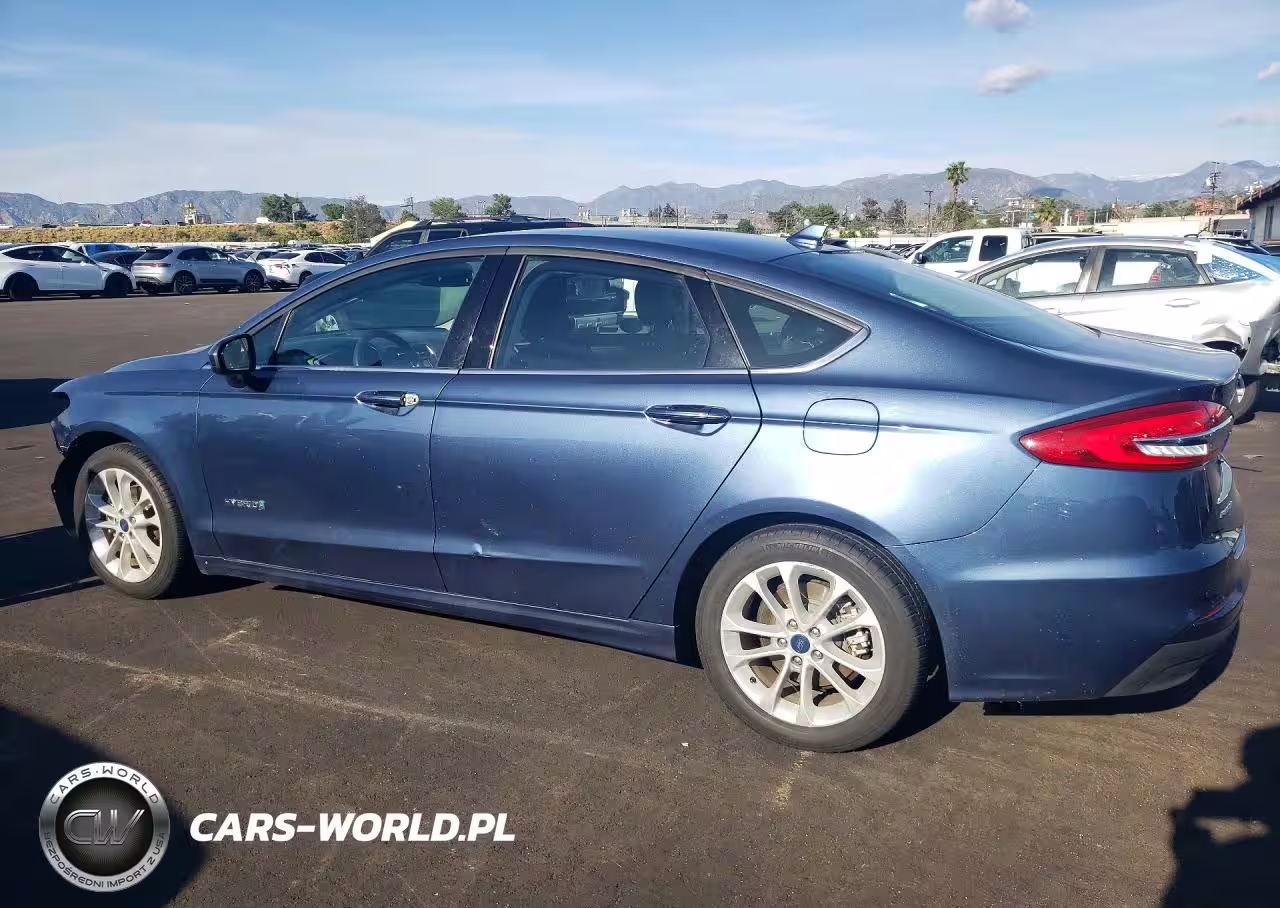 2019 Ford Fusion Se VIN:3FA6P0LU7KR173897 - 2