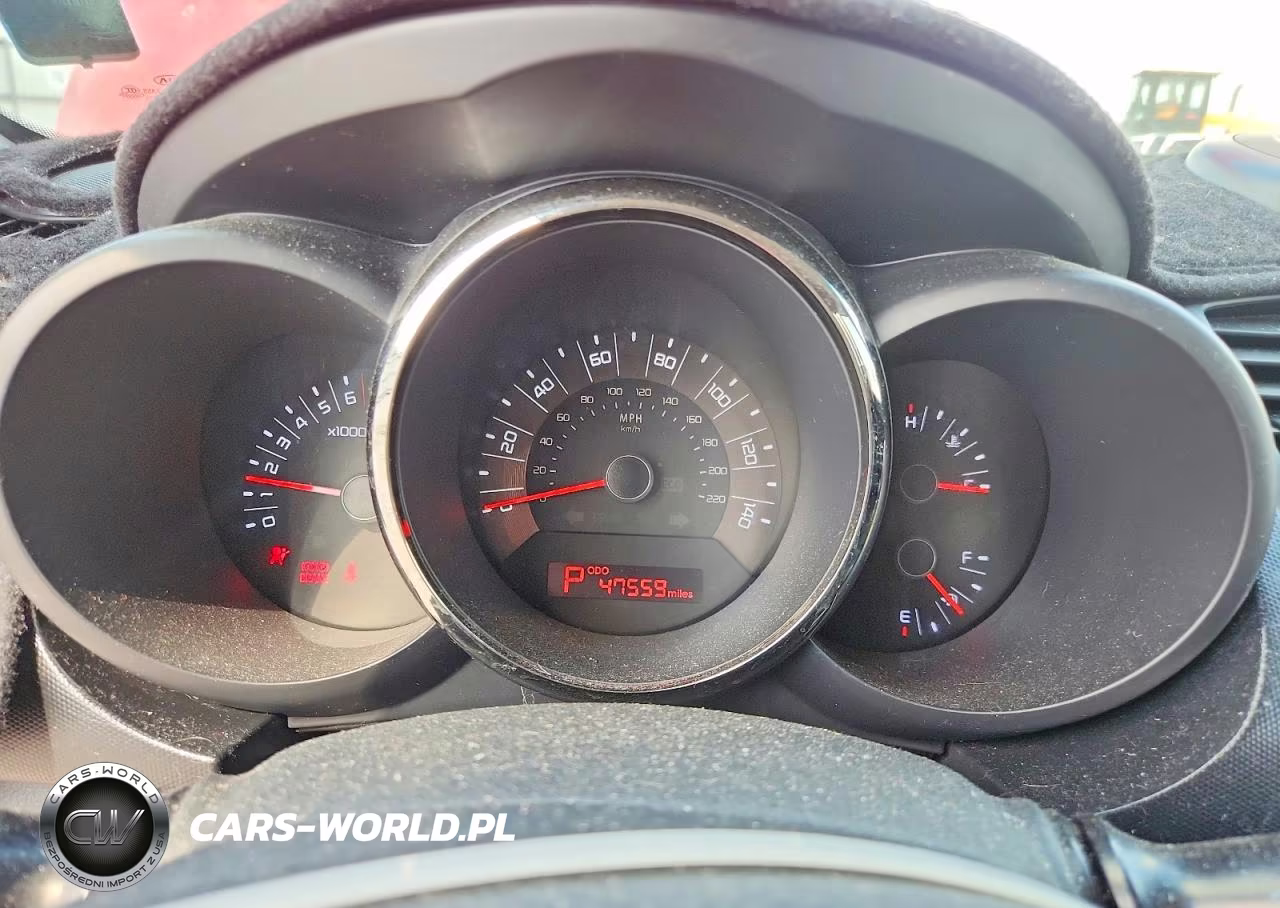 2011 Kia Soul + VIN:KNDJT2A20B7253045 - 9