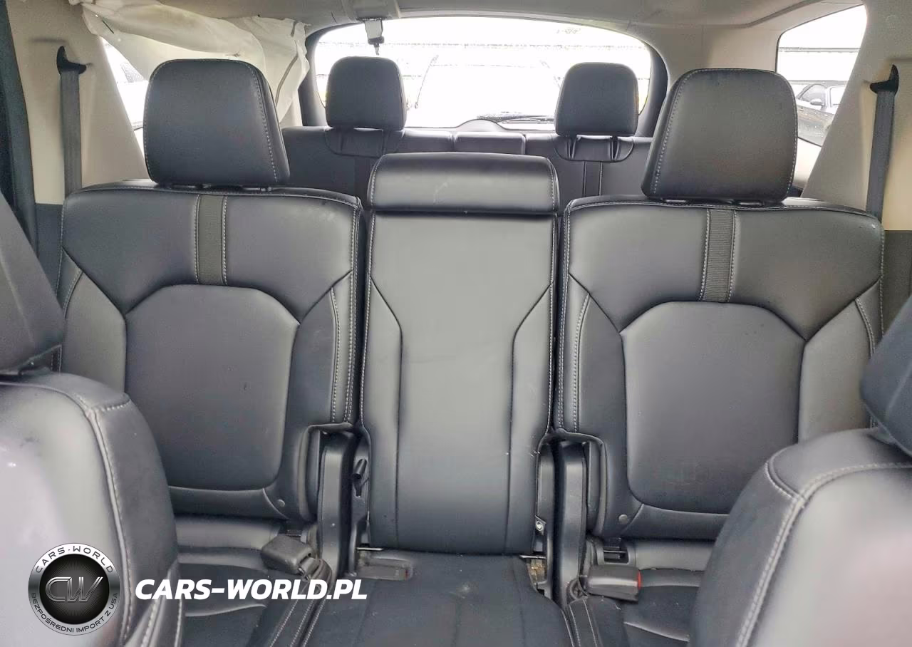 2025 Honda Pilot Touring VIN:5FNYG2H72SB004941 - 10