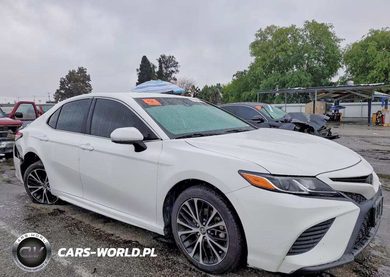 2020 Toyota Camry Se VIN:4T1G11AK1LU355012 - 4