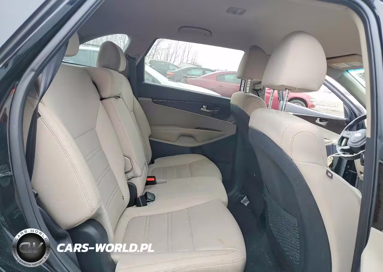 2020 Kia Sorento L VIN:5XYPGDA39LG702116 - 11