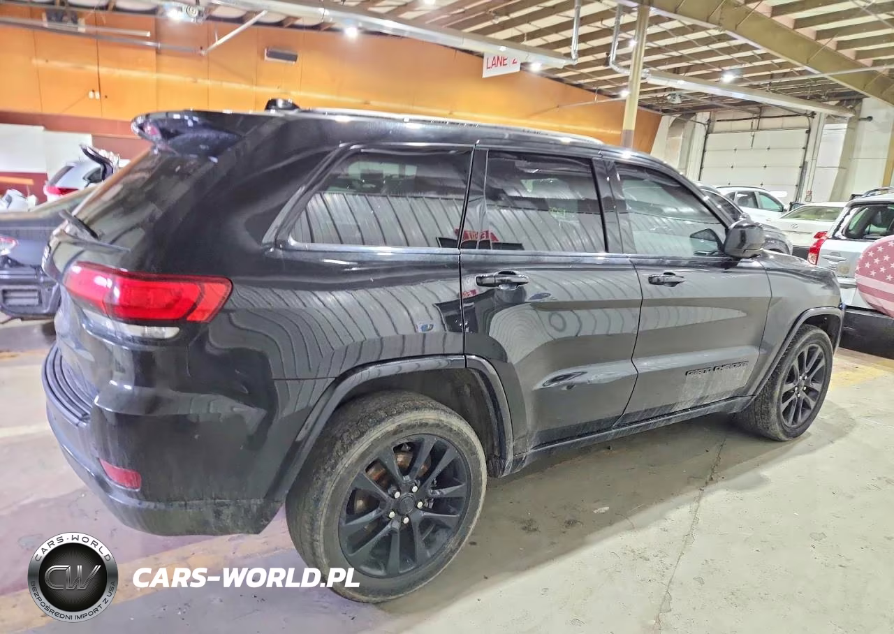2019 Jeep Grand Cherokee Laredo VIN:1C4RJFAG8KC546873 - 3