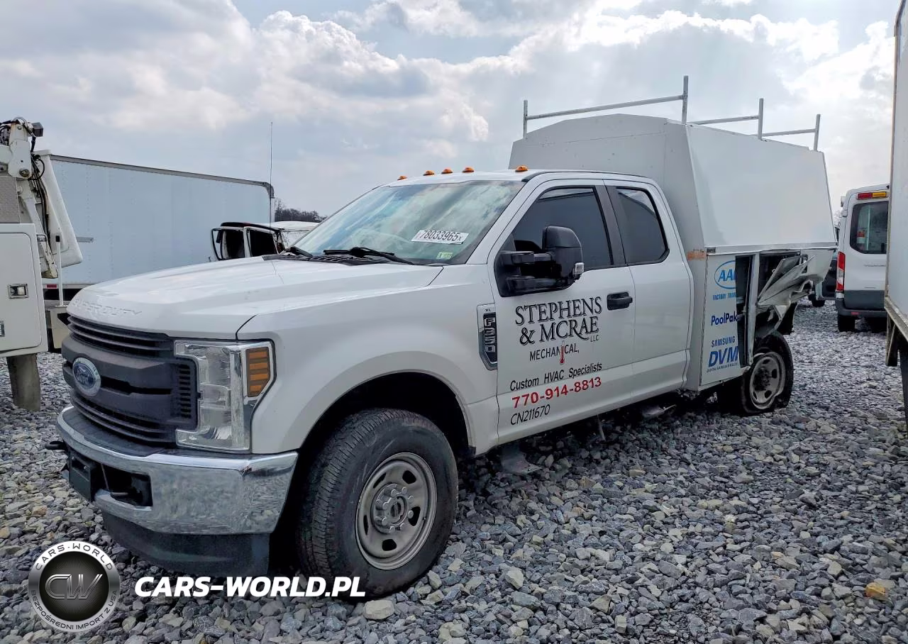 2018 Ford F350 Super Duty Utility - Service Truck