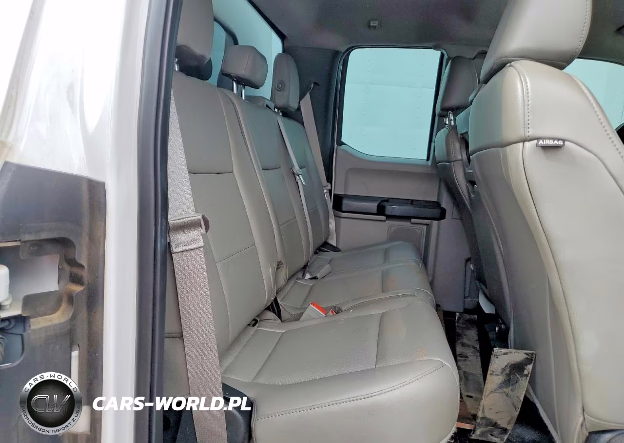 2018 Ford F350 Super Duty Utility - Service Truck VIN:1FD8X3F63JEC95302 - 10