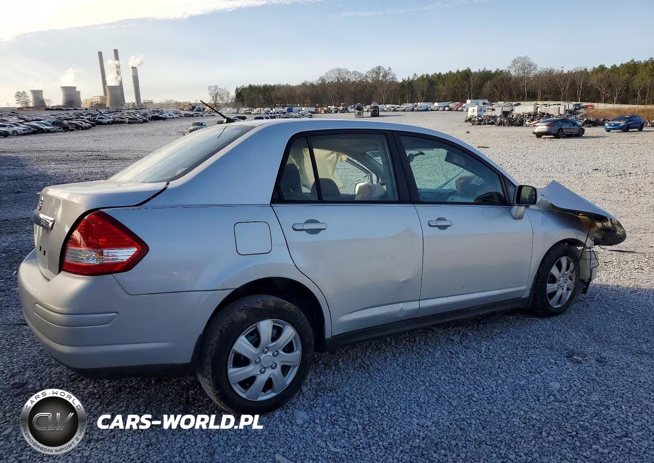 2010 Nissan Versa S VIN:3N1BC1AP1AL425218 - 3