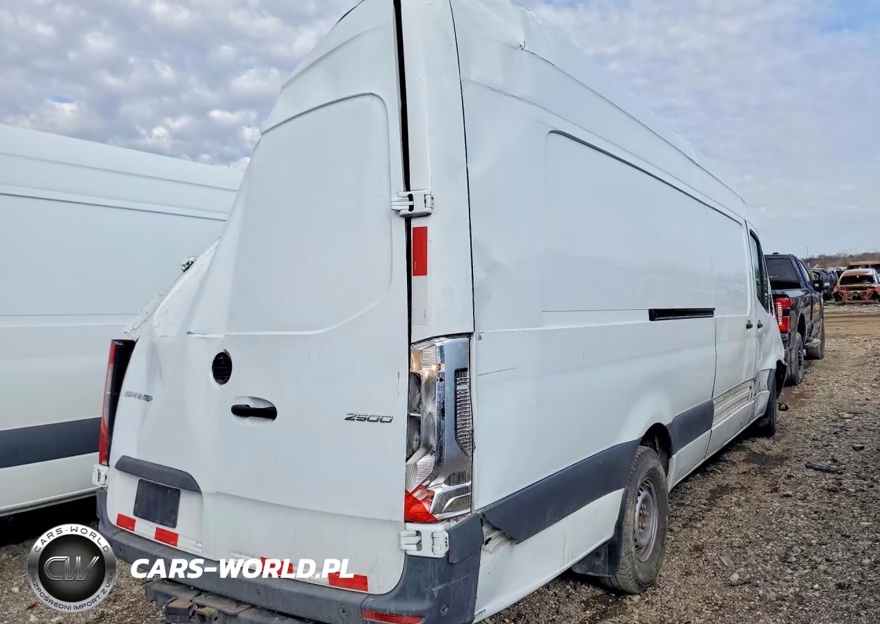 2022 Mercedes Benz Sprinter 2500 VIN:W1Y4DDHY8NT082987 - 3