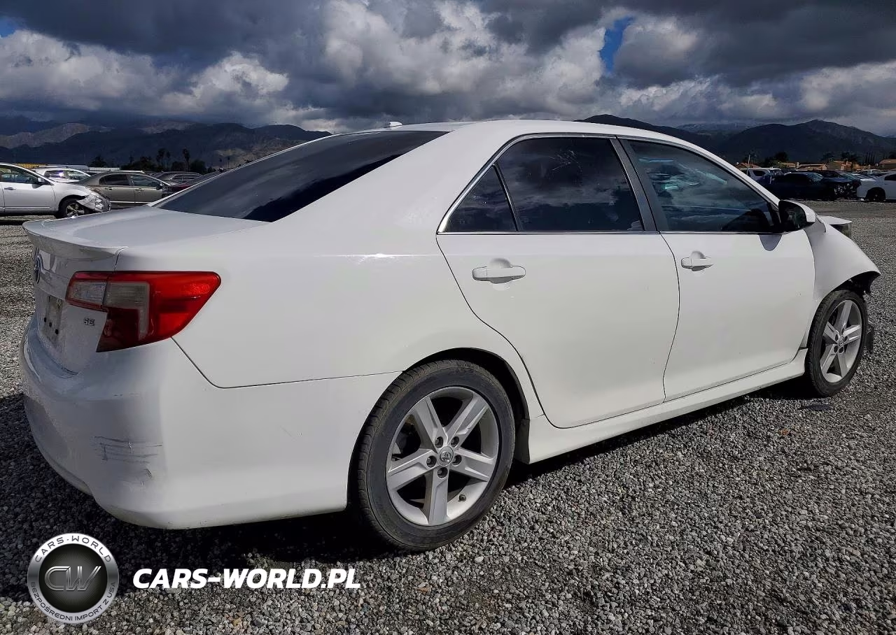2014 Toyota Camry VIN:4T1BF1FK2EU838774 - 3