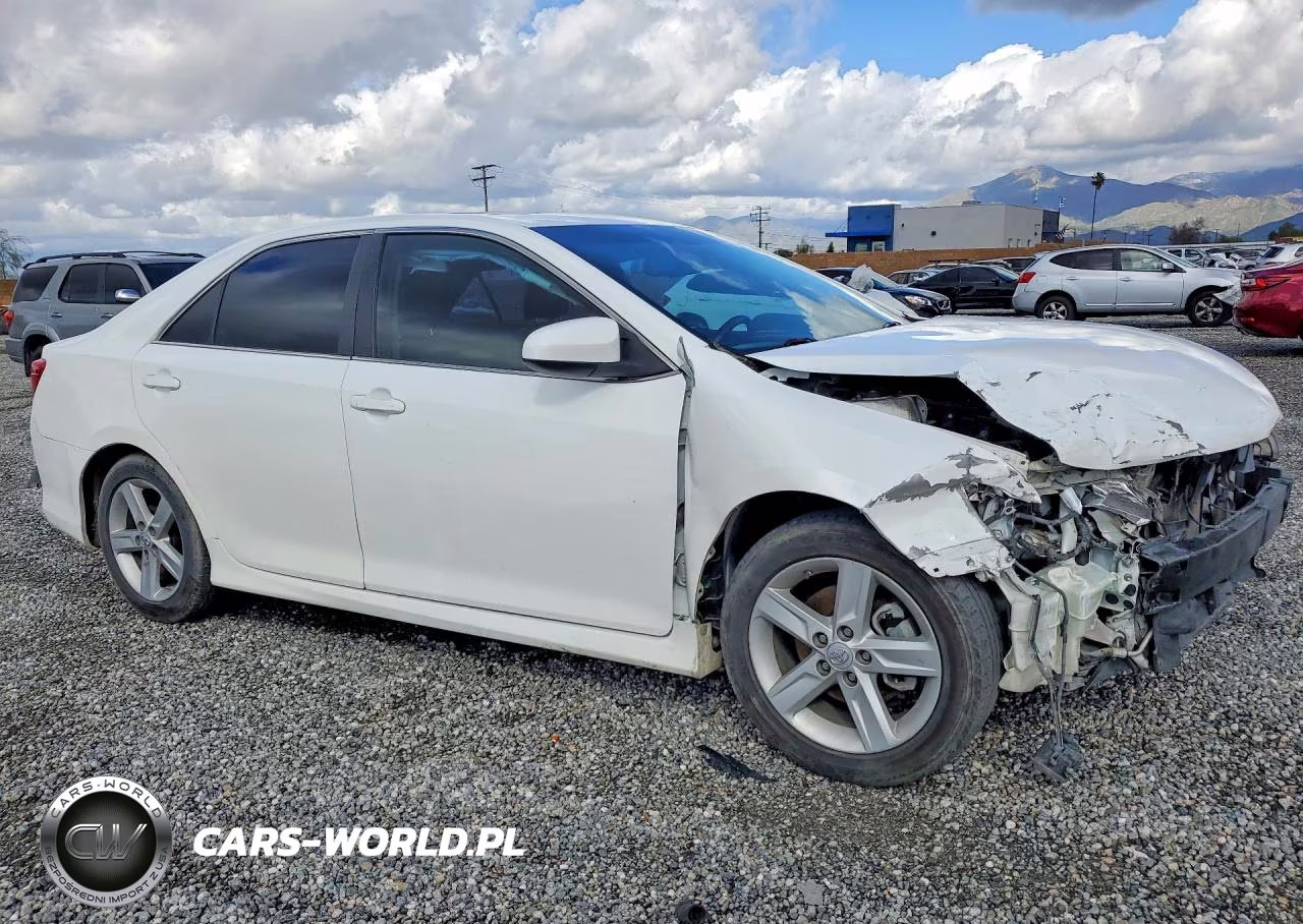 2014 Toyota Camry VIN:4T1BF1FK2EU838774 - 4