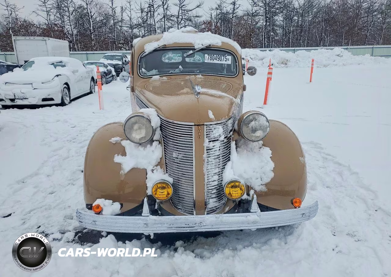 1937 Desoto Hawkeye VIN:5561925 - 5