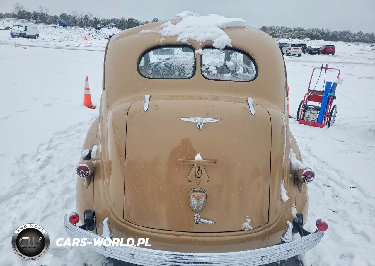 1937 Desoto Hawkeye VIN:5561925 - 6