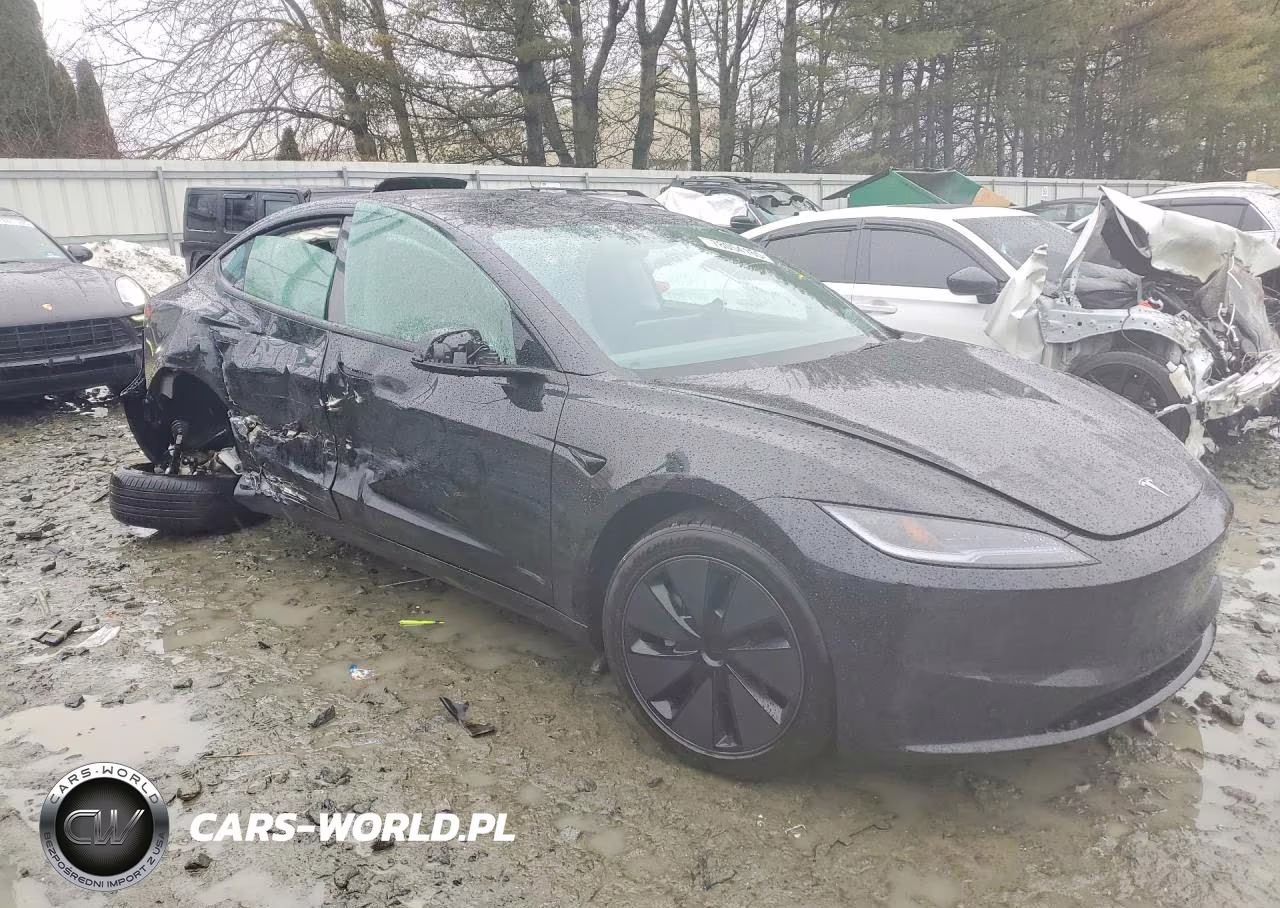 2025 Tesla Model 3 VIN:5YJ3E1EA2SF075048 - 4