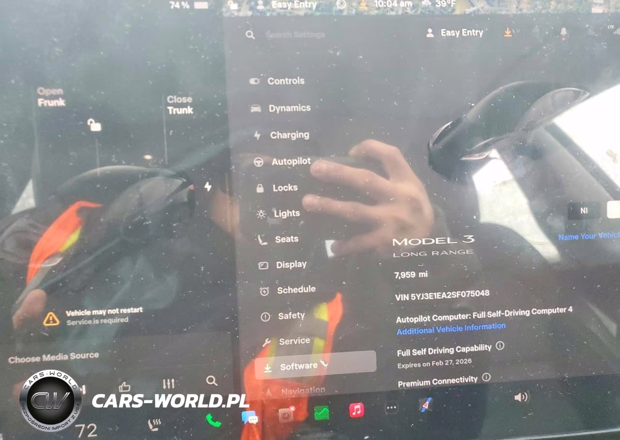 2025 Tesla Model 3 VIN:5YJ3E1EA2SF075048 - 9