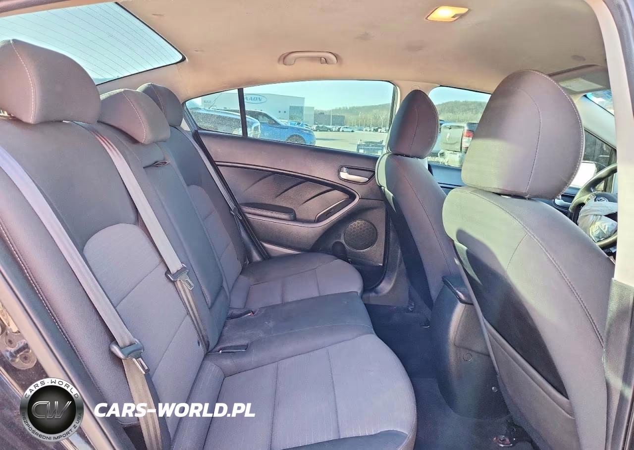 2018 Kia Forte Lx VIN:3KPFL4A73JE220083 - 10