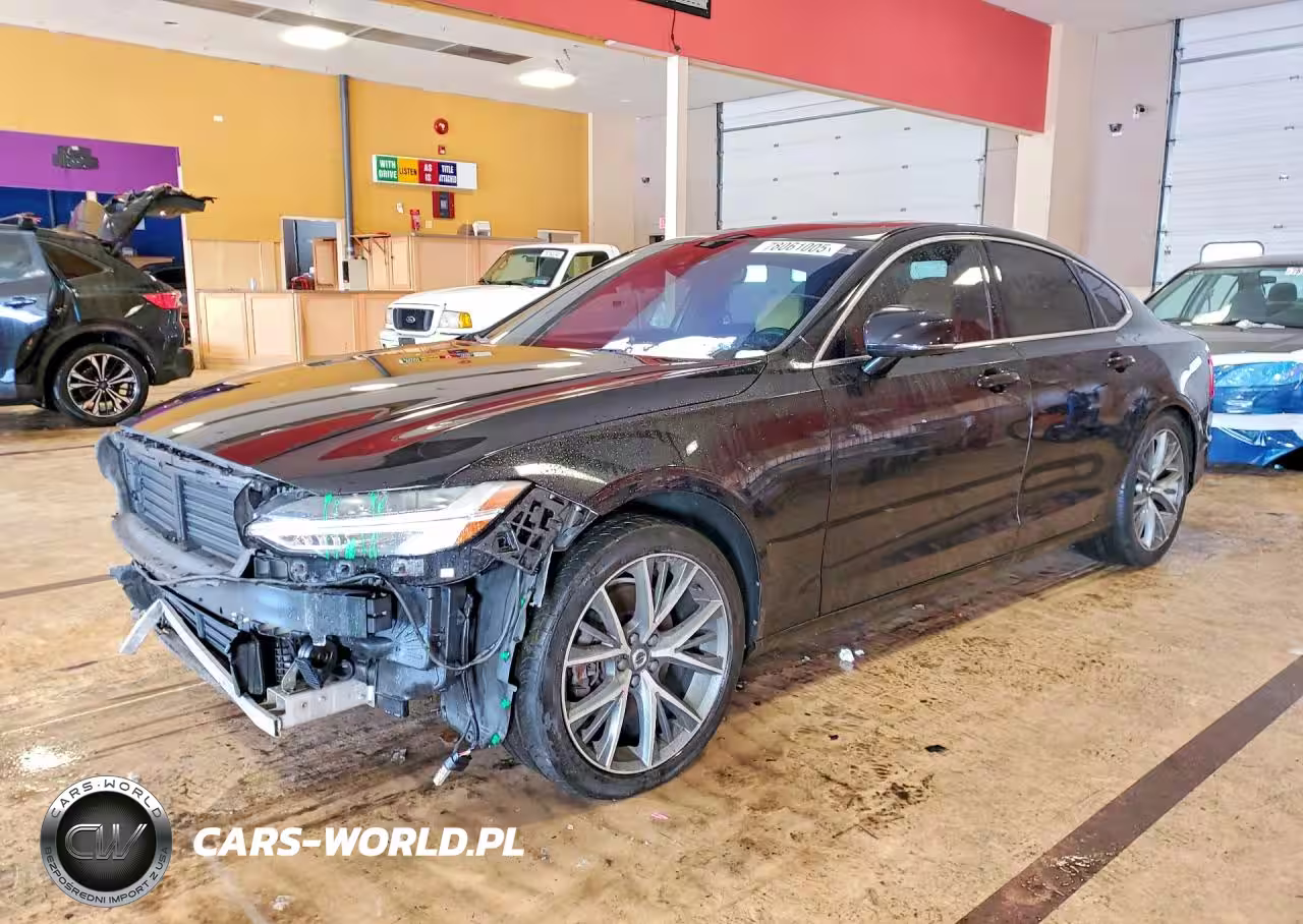 2017 Volvo S90 T5 Momentum